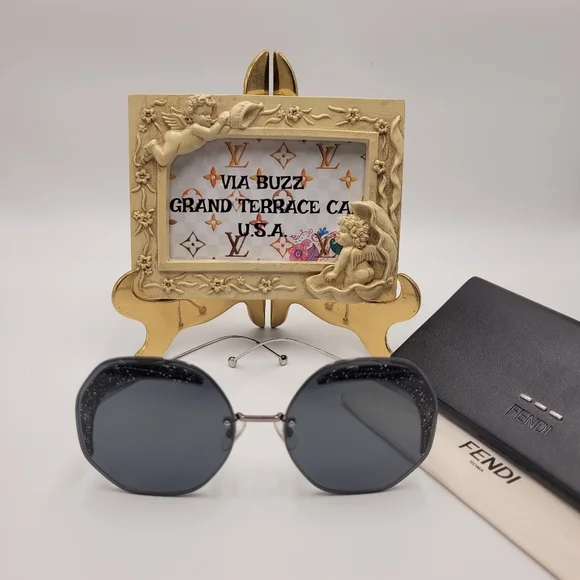 FENDI Geometric Sunglasses For Women Or Men's Who Loves A Little Glitter 🥰 - Picture 2 of 8